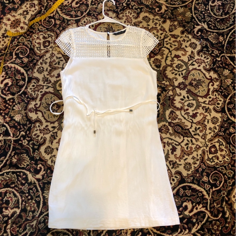 Zara Basic Cream Sheath Dress with crochet Neck and cap Sleeves Small